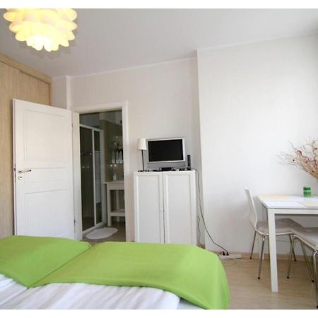 Yellow House Lodging Apartment Сопот Екстериор снимка