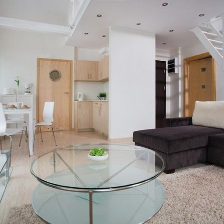 Yellow House Lodging Apartment Сопот Екстериор снимка