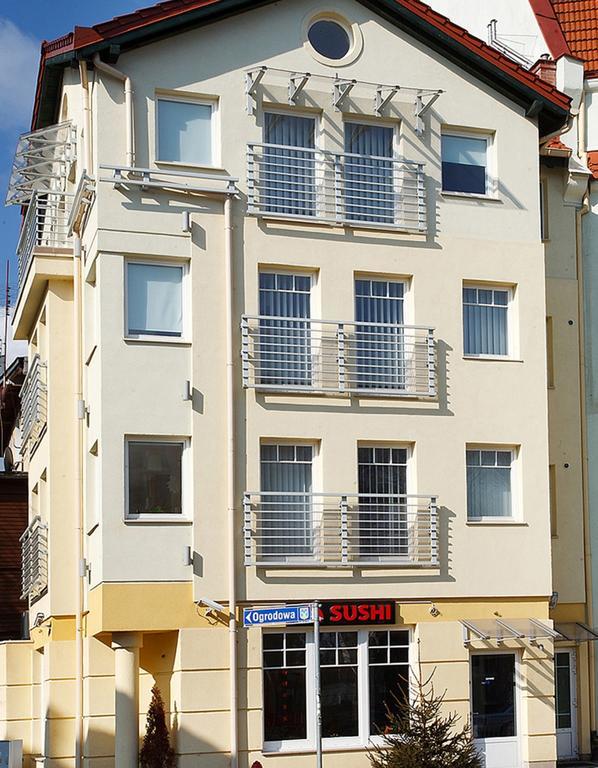 Yellow House Lodging Apartment Сопот Екстериор снимка